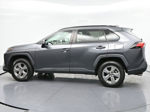 Used 2022 Toyota RAV4 XLE AWD/4WD image 5