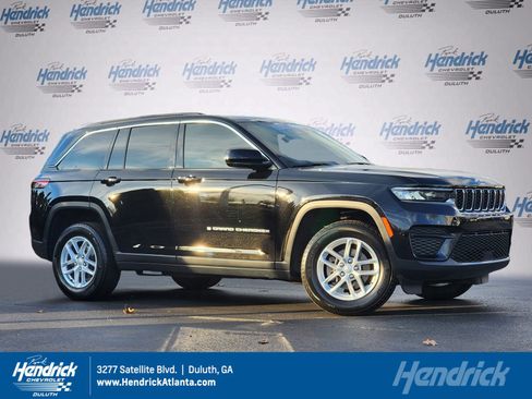 Used 2025 Jeep Grand Cherokee Laredo X image 1