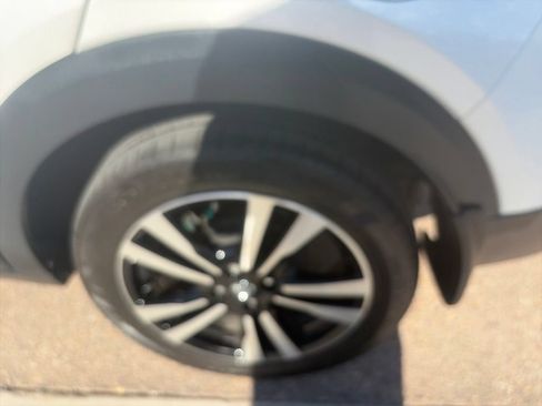 Used 2019 Nissan Kicks SR w/ SR Premium Package FWD image 45