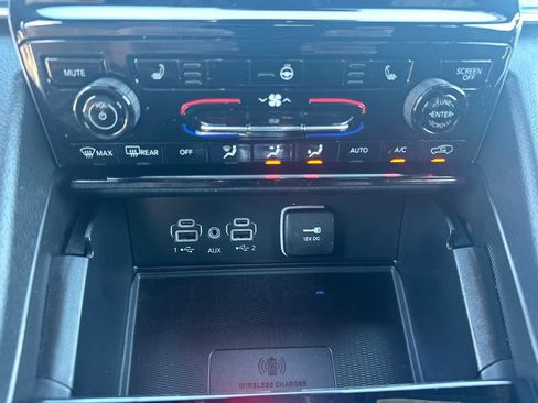 Used 2023 Jeep Grand Cherokee Altitude AWD/4WD image 22