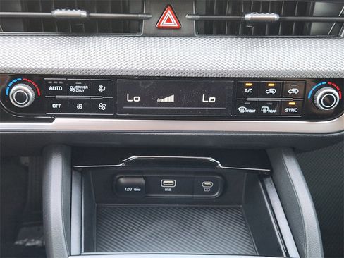 New 2025 Kia Sportage LX image 14