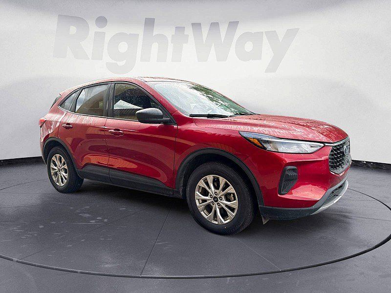 Used 2025 Ford Escape Active w/ Tech Pack #1 FWD image 7