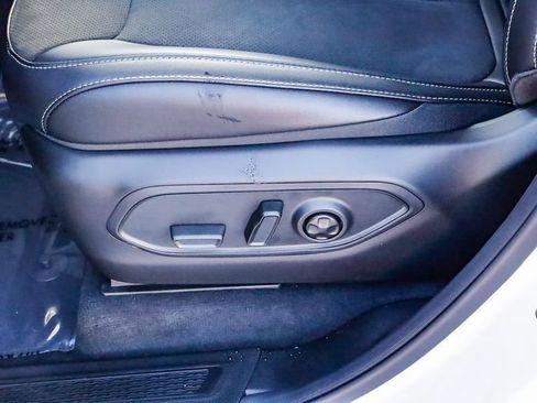 New 2025 Jeep Grand Cherokee Altitude image 23