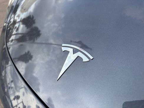 Used 2023 Tesla Model Y Long Range image 22