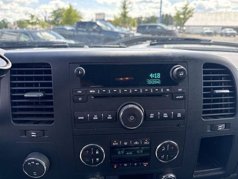Used 2008 Chevrolet Silverado 2500 LT w/ 2LT Convenience Package AWD/4WD image 12