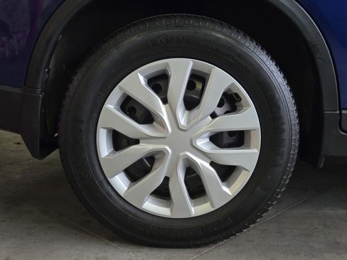 Used 2020 Nissan Rogue S image 5