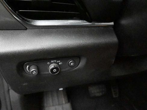 Used 2020 Chevrolet Traverse LT w/ LPO, Blackout Package AWD/4WD image 23