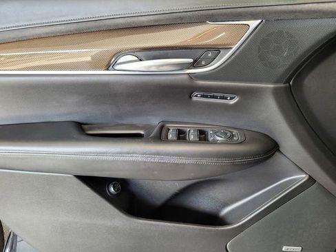 Used 2019 Cadillac XT5 Platinum AWD/4WD image 18