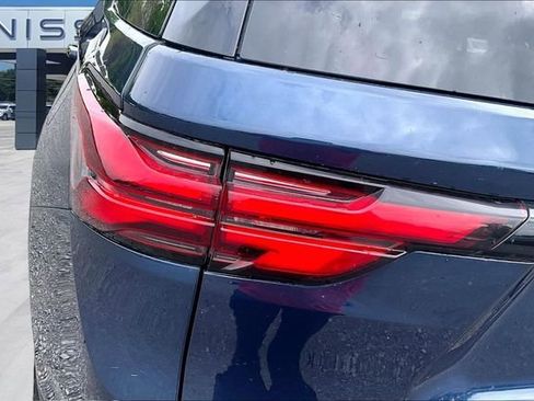 Used 2022 Chevrolet Traverse LT FWD image 20