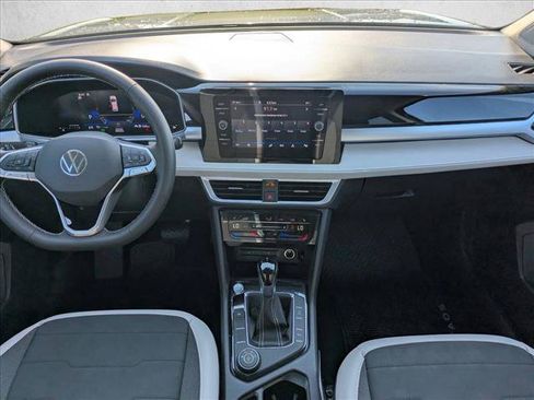 New 2026 Volkswagen Taos SE AWD/4WD image 18