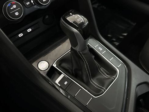 Certified 2024 Volkswagen Taos SE FWD image 20