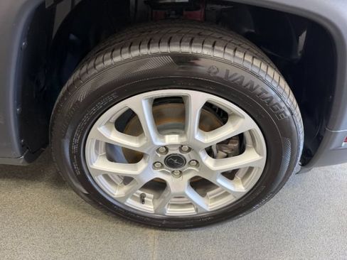 Used 2025 Jeep Compass Limited AWD/4WD image 8