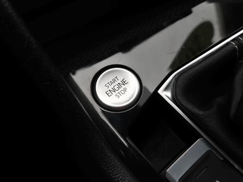 Certified 2023 Volkswagen Taos SEL image 29