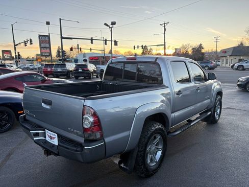 Used 2014 Toyota Tacoma 4x4 Double Cab w/ SR5 Package image 8