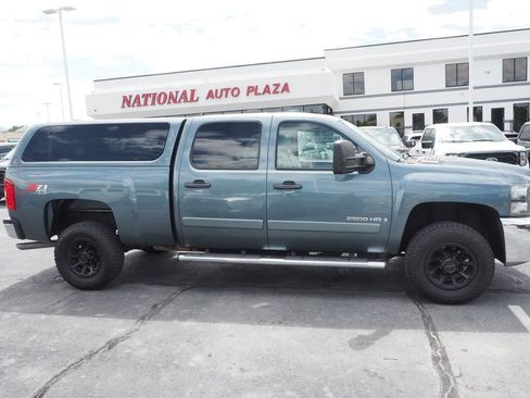 Used 2007 Chevrolet Silverado 2500 LT w/ Suspension Package, Off-Road AWD/4WD image 8