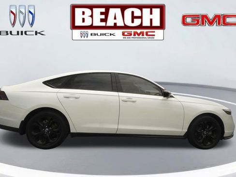 Used 2025 Honda Accord SE image 2
