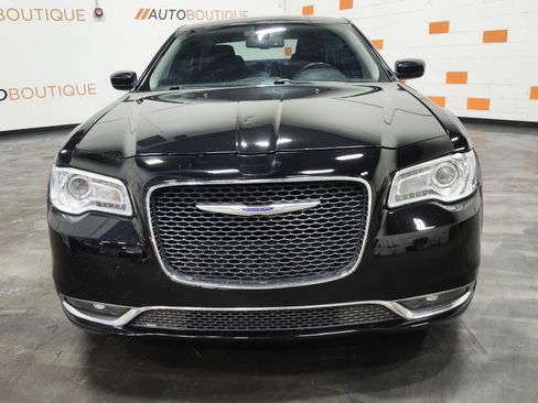 Used 2020 Chrysler 300 Touring w/ Driver Convenience Group image 11
