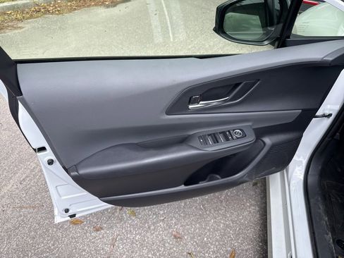 Used 2024 Toyota Prius XLE FWD image 8