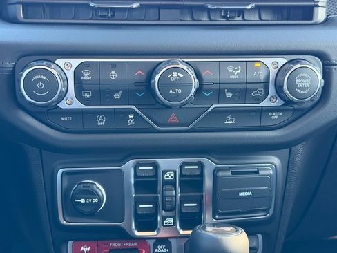 New 2026 Jeep Wrangler Unlimited Rubicon image 30