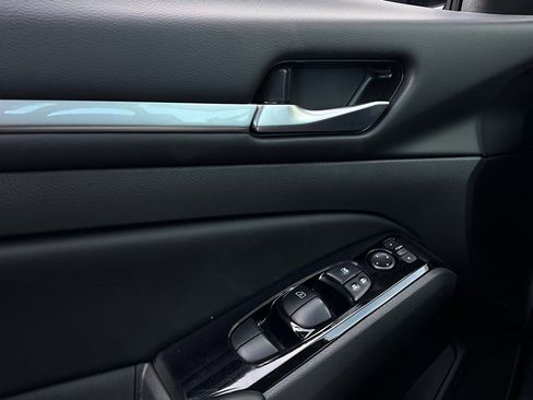 Used 2025 Nissan Altima 2.5 SR image 21