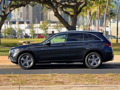 Used 2021 Mercedes-Benz GLC 300 w/ Premium Package image 2