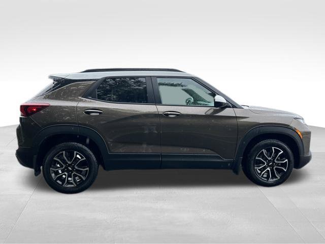 Used 2022 Chevrolet TrailBlazer ACTIV w/ Technology Package FWD image 6