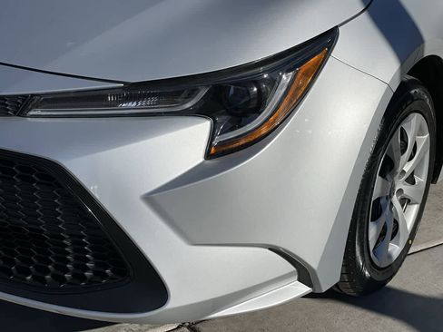 Used 2020 Toyota Corolla LE image 27