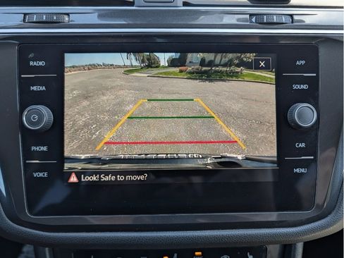 Used 2024 Volkswagen Tiguan SE image 27