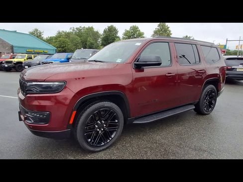 Used 2023 Jeep Wagoneer Series II AWD/4WD image 4