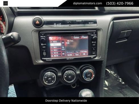 Used 2015 Scion tC FWD image 30