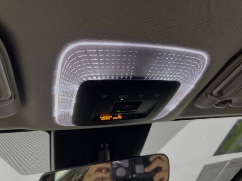 Used 2023 Toyota Prius LE image 21