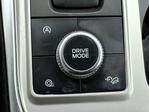 Used 2023 Ford Explorer XLT w/ Equipment Group 202A AWD/4WD image 19
