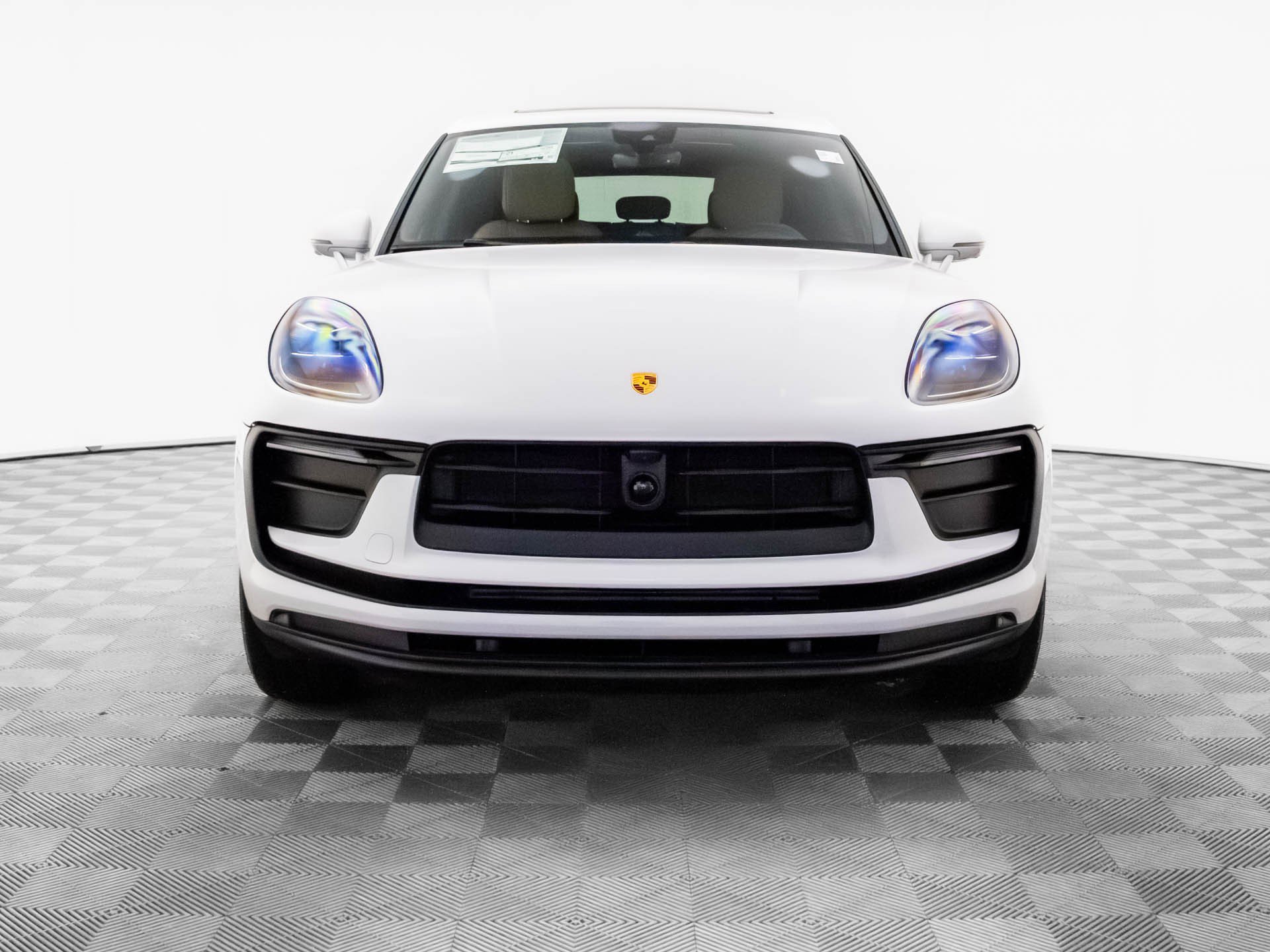 Certified 2026 Porsche Macan AWD/4WD image 9