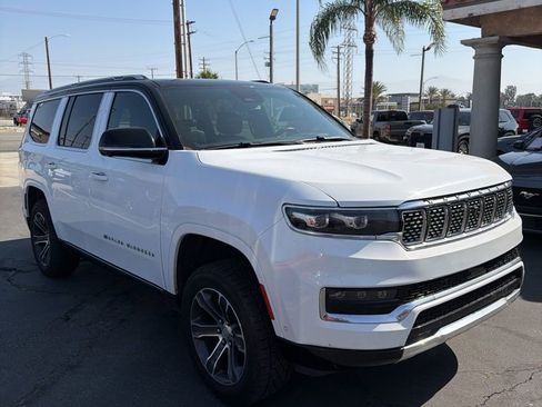 Used 2023 Jeep Grand Wagoneer 4WD image 4