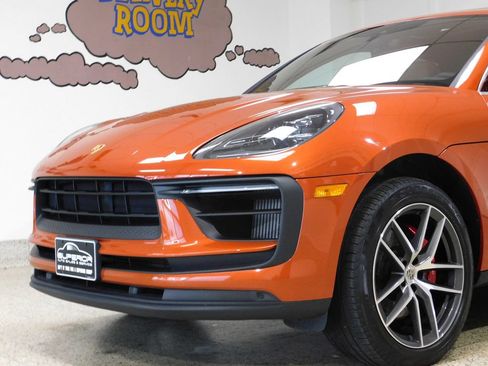 Used 2023 Porsche Macan S AWD/4WD image 28