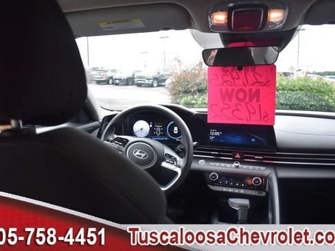 Used 2024 Hyundai Elantra SEL FWD image 23