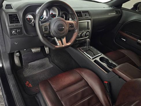 Used 2014 Dodge Challenger R/T image 7