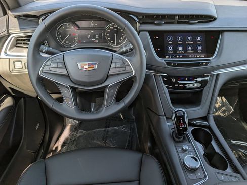 New 2026 Cadillac XT5 Luxury AWD/4WD image 16