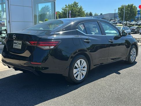 Used 2024 Nissan Sentra S FWD image 7