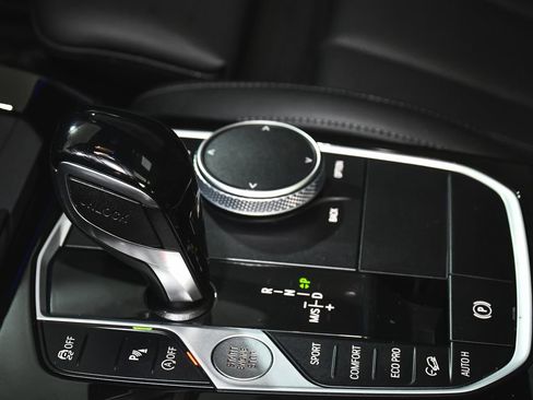 Used 2023 BMW X4 xDrive30i w/ M Sport Package AWD/4WD image 44
