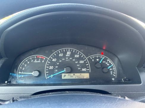 Used 2013 Toyota Camry FWD image 19