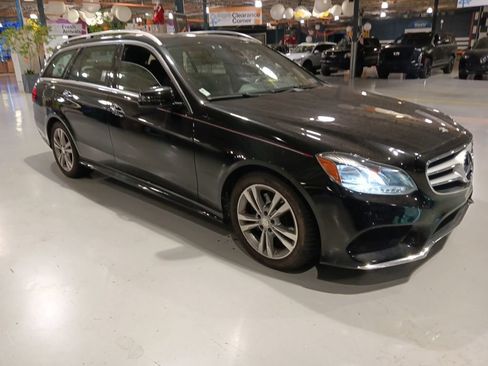 Used 2014 Mercedes-Benz E 350 4MATIC Wagon image 1