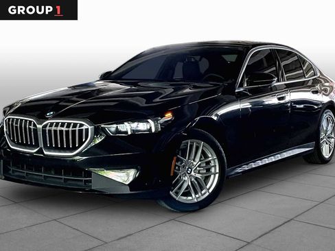 Used 2025 BMW 530i RWD image 1