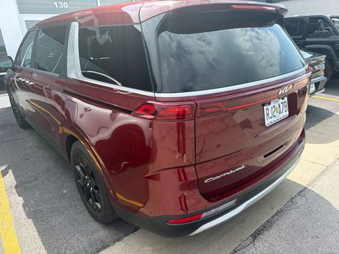 Used 2022 Kia Carnival EX FWD image 20
