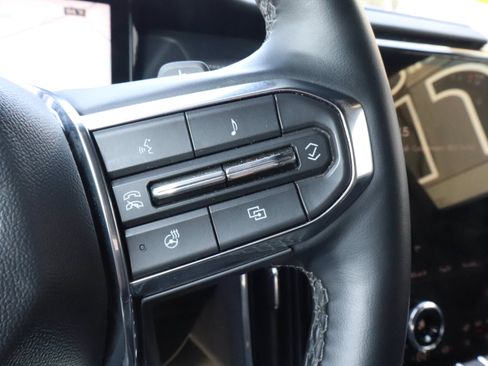 Used 2026 GMC Acadia Elevation w/ Elevation Premium Package FWD image 27