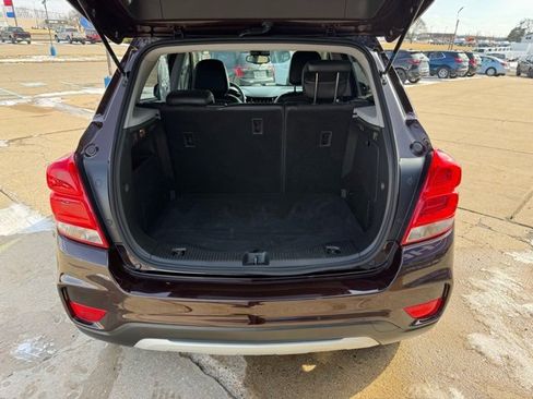 Used 2022 Chevrolet Trax LT w/ LT Convenience Package image 33