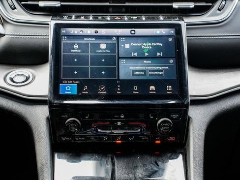 Used 2023 Jeep Grand Cherokee L Limited w/ Black Appearance Package image 13