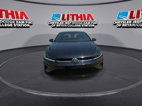 Used 2025 Volkswagen Jetta Sport FWD image 3