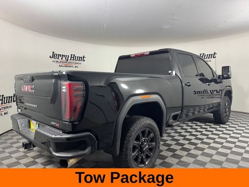 Used 2025 GMC Sierra 2500 AT4 AWD/4WD image 8