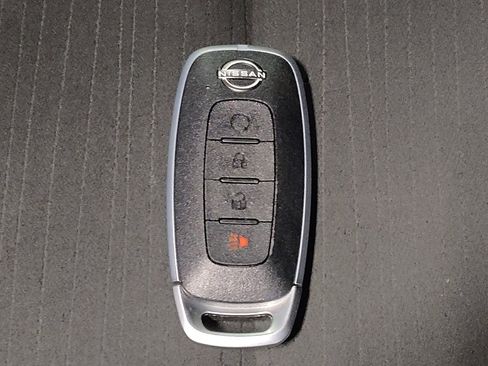 Used 2021 Nissan Rogue SV FWD image 32